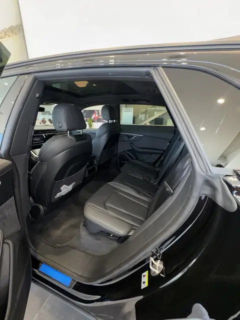 Audi Q8 S line — Luxusauto mieten Essaouira