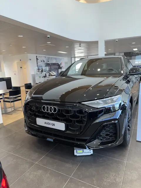 Audi Q8 S line — Luxusauto mieten Essaouira