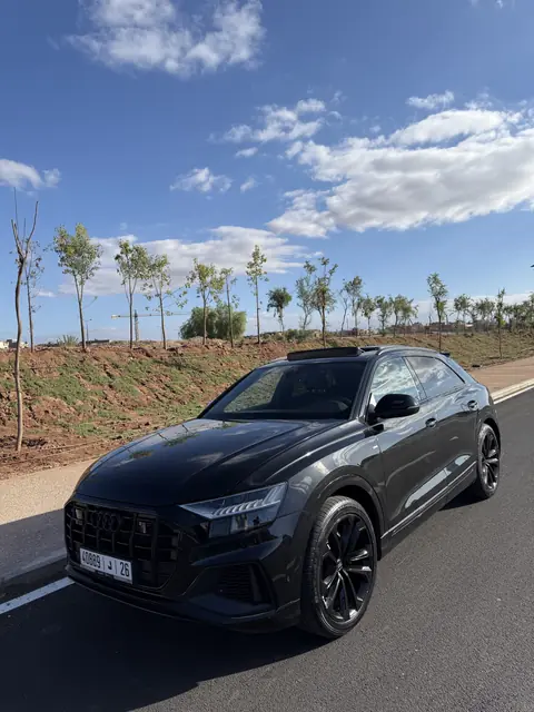 Audi Q8 S line — Luxusauto mieten Essaouira