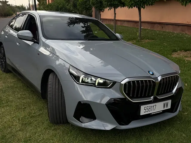 BMW 5er — Luxusauto mieten Essaouira