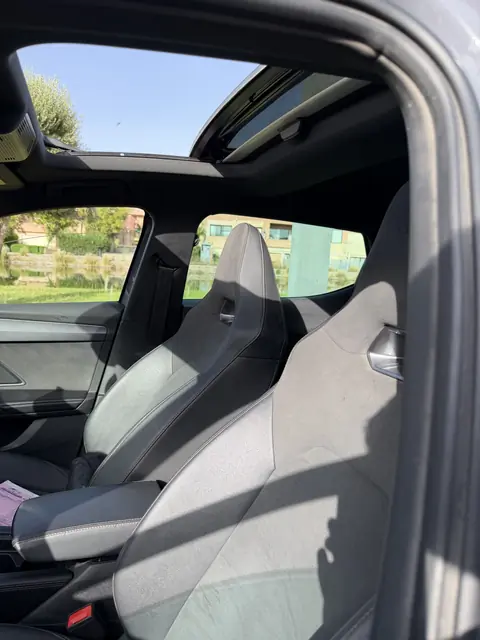 Cupra Leon — Luxusauto mieten Essaouira