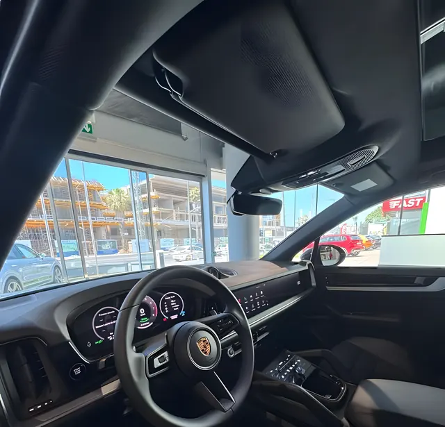 Porsche Cayenne — Luxusauto mieten Essaouira