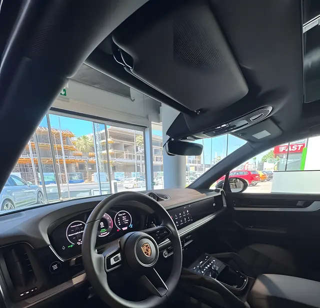 Porsche Cayenne — Luxusauto mieten Essaouira