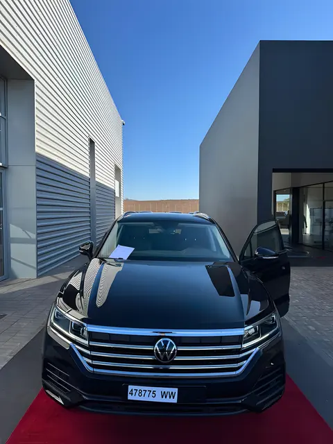 Volkswagen Touareg — Luxusauto mieten Essaouira