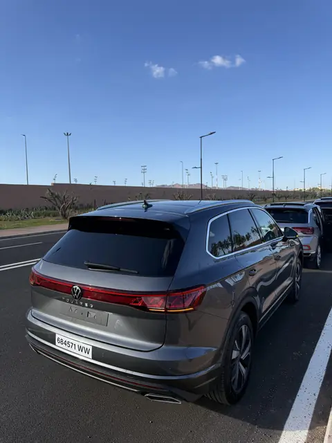Volkswagen Touareg — Luxusauto mieten Essaouira