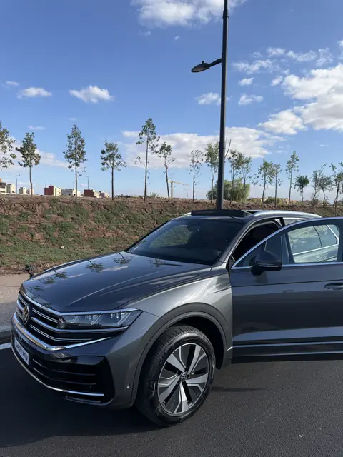 Volkswagen Touareg — Luxusauto mieten Essaouira