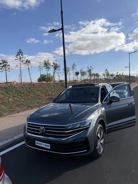 Volkswagen Touareg — Luxusauto mieten Essaouira