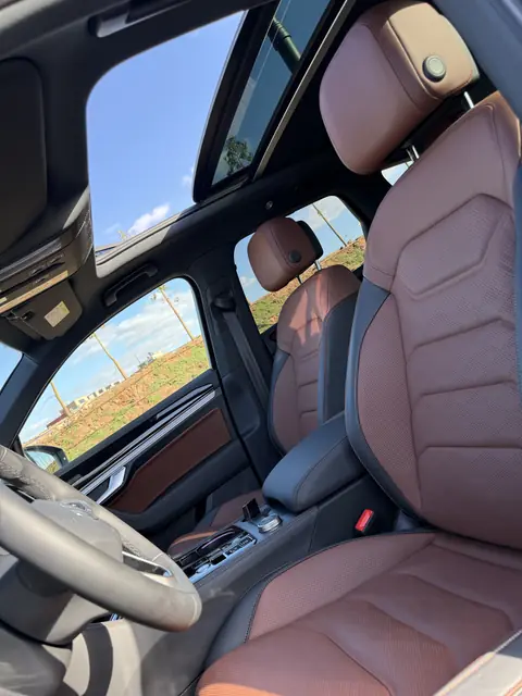 Volkswagen Touareg — Luxusauto mieten Essaouira